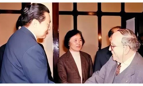 修正 清热颗粒价格网 - 网站提供修正感冒清热颗粒多少钱一盒小常识、南京小学教师